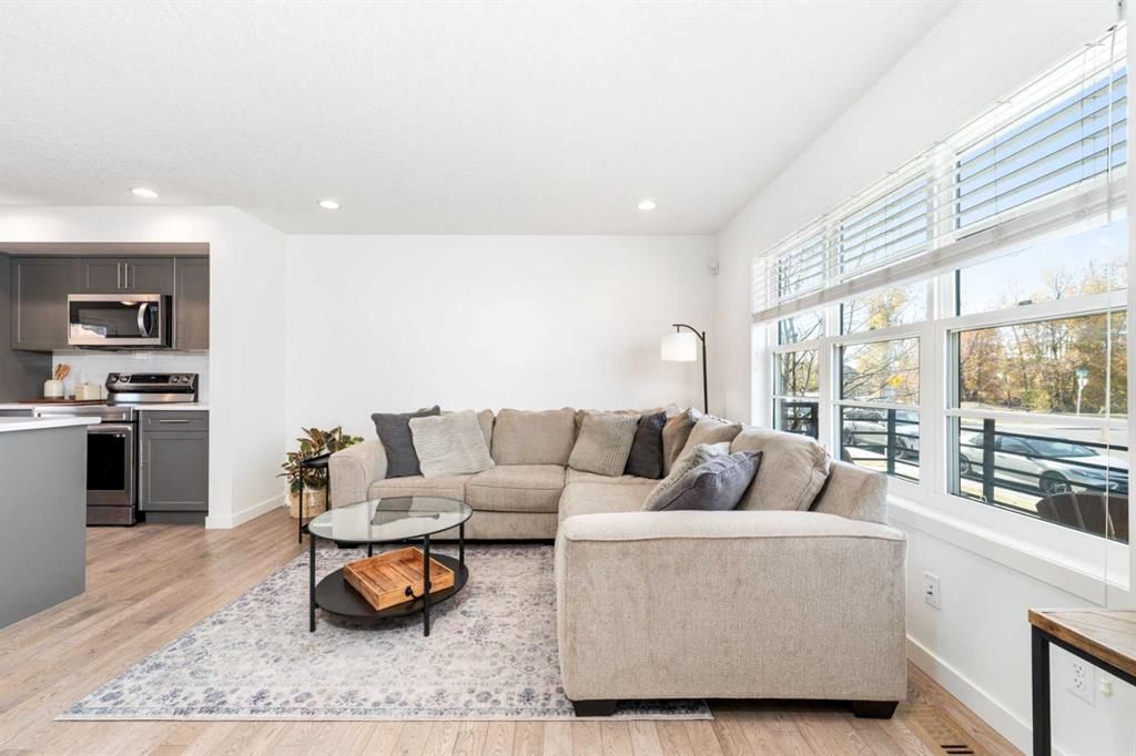 497 Walden Drive SE, Calgary — photo 5 of 41