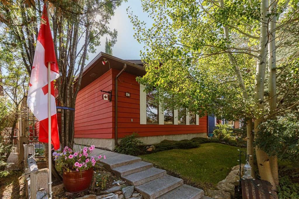 47 Woodford Crescent SW, Calgary — main listing photo