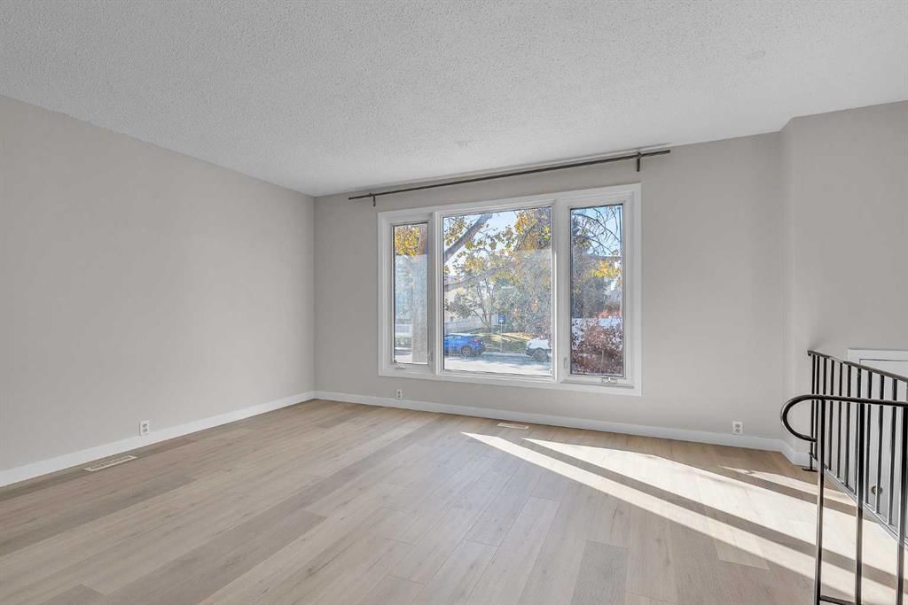 7840 21A Street SE, Calgary — photo 2 of 34