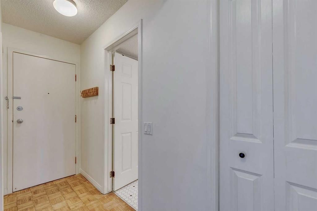 304, 2140 17A Street SW, Calgary — photo 3 of 27