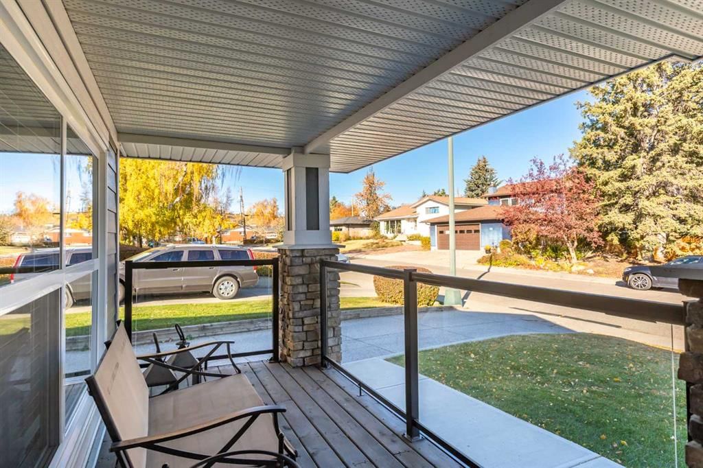 89 Woodlark Drive SW, Calgary — photo 2 of 42