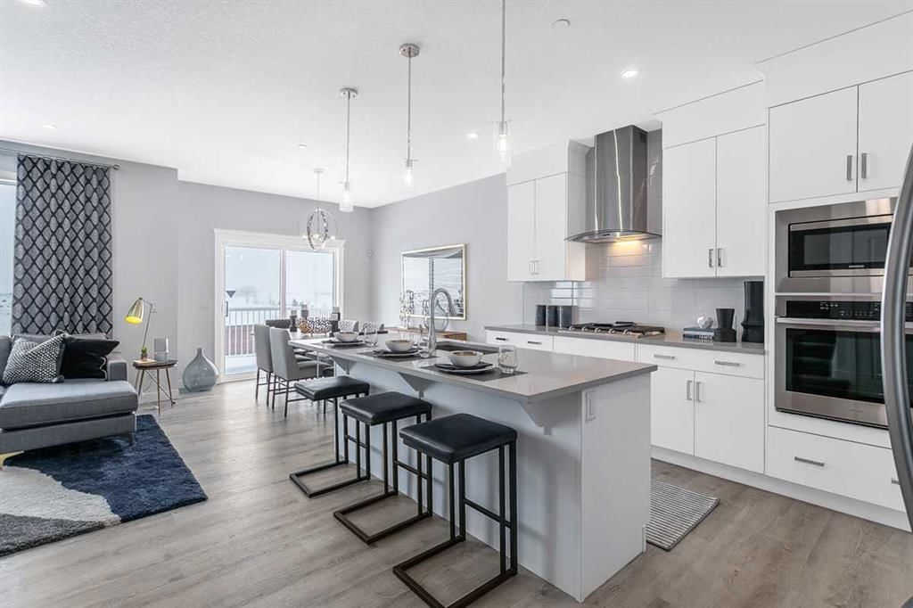 286 Hotchkiss Manor SE, Calgary — photo 3 of 43