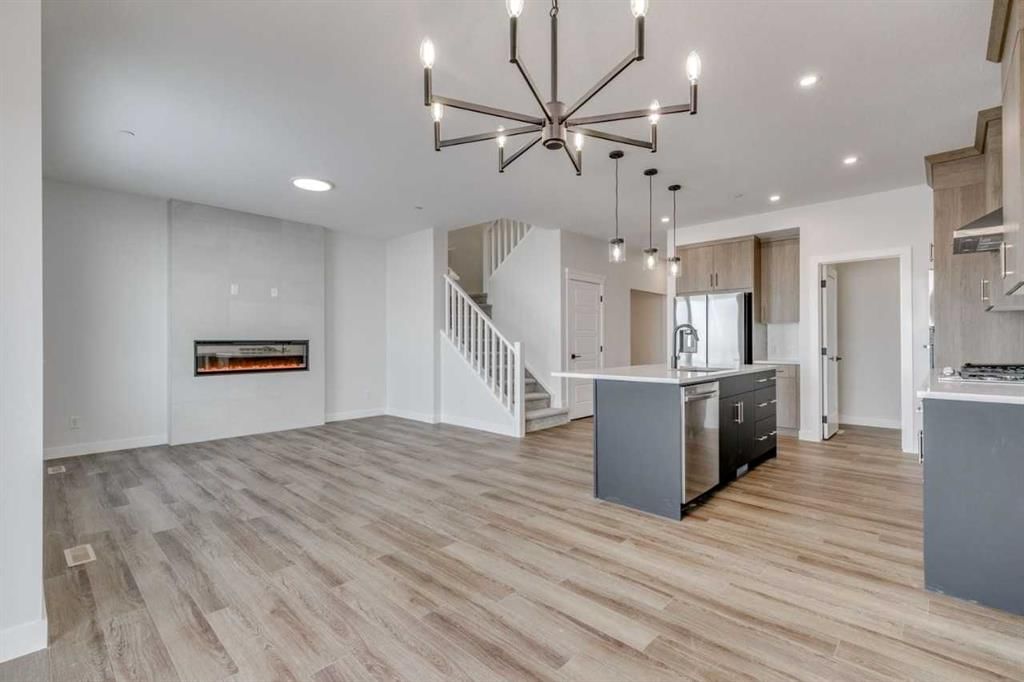 286 Hotchkiss Manor SE, Calgary — photo 5 of 43