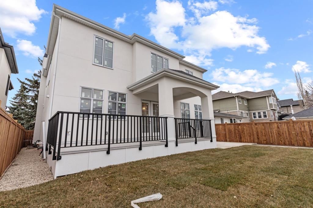2012 57 Avenue SW, Calgary — photo 5 of 22