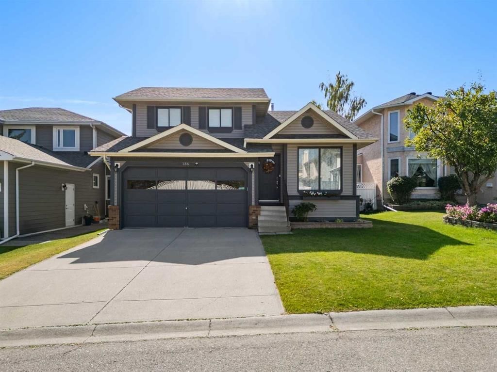 136 Sanderling Close NW, Calgary — main listing photo