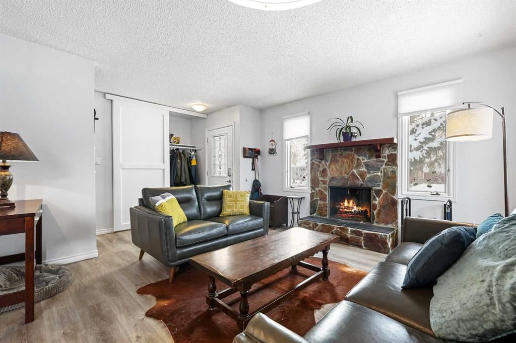 144 Flavelle Road SE, Calgary — photo 3 of 29
