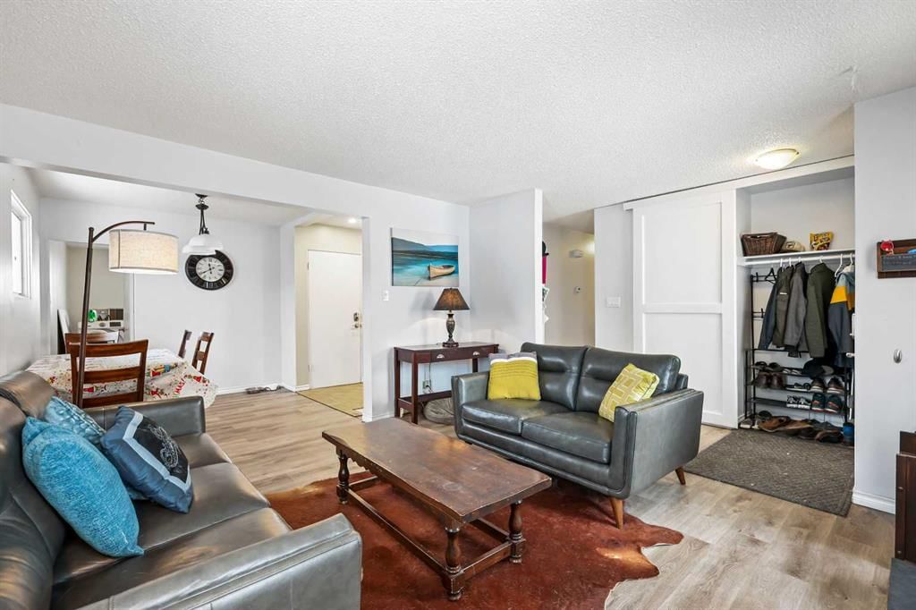144 Flavelle Road SE, Calgary — photo 4 of 29