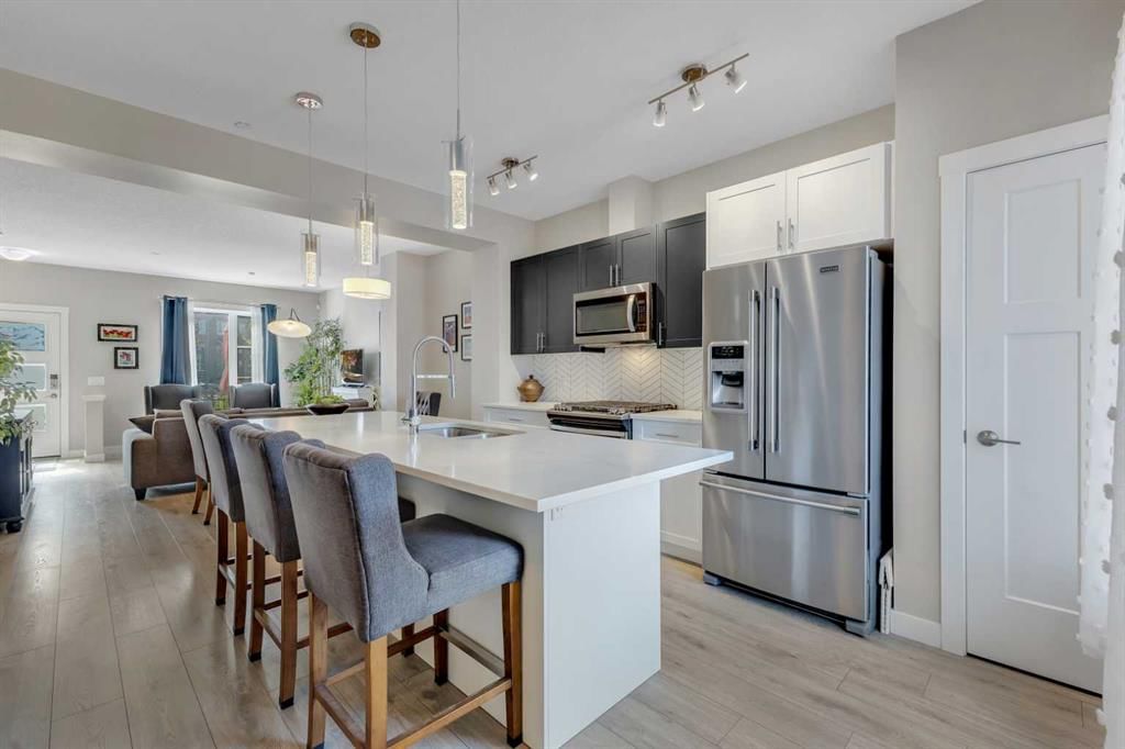158 Livingston Common NE, Calgary — main listing photo