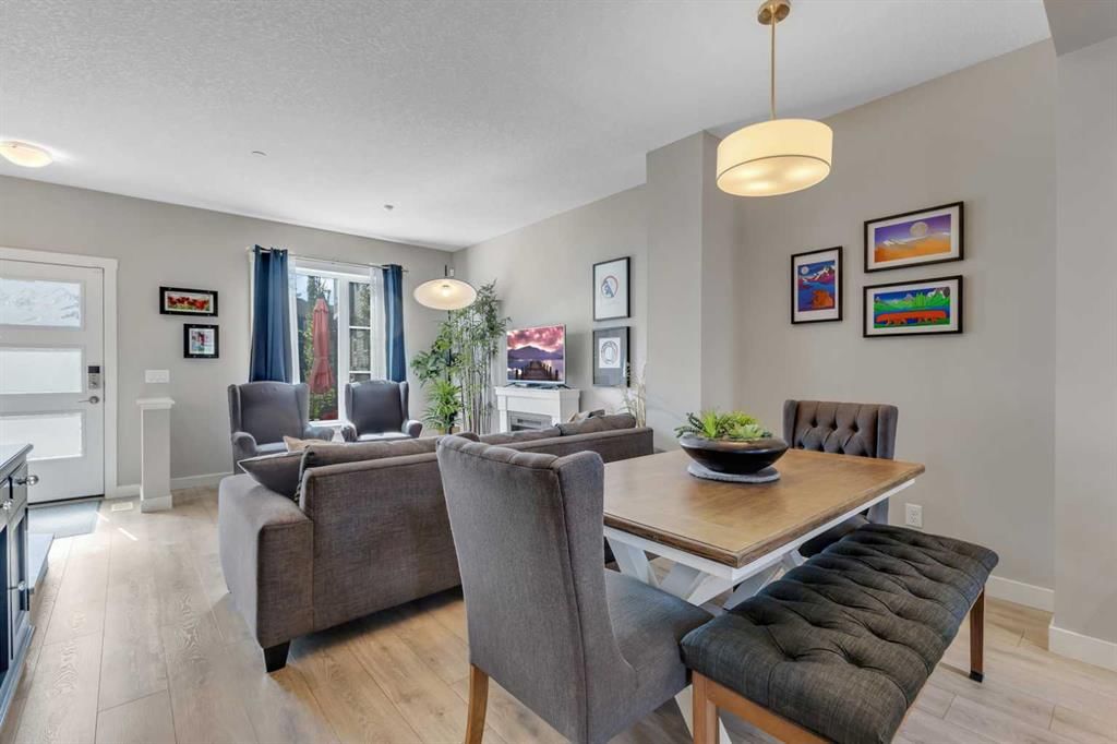 158 Livingston Common NE, Calgary — photo 3 of 35