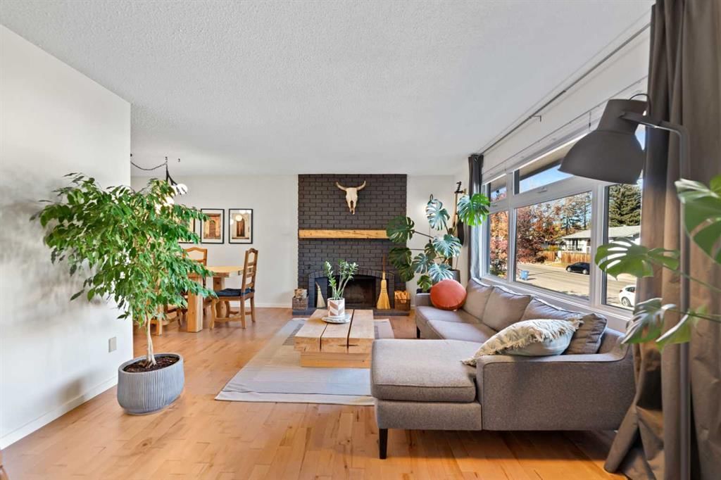 5003 Dalhart Road NW, Calgary — photo 3 of 47