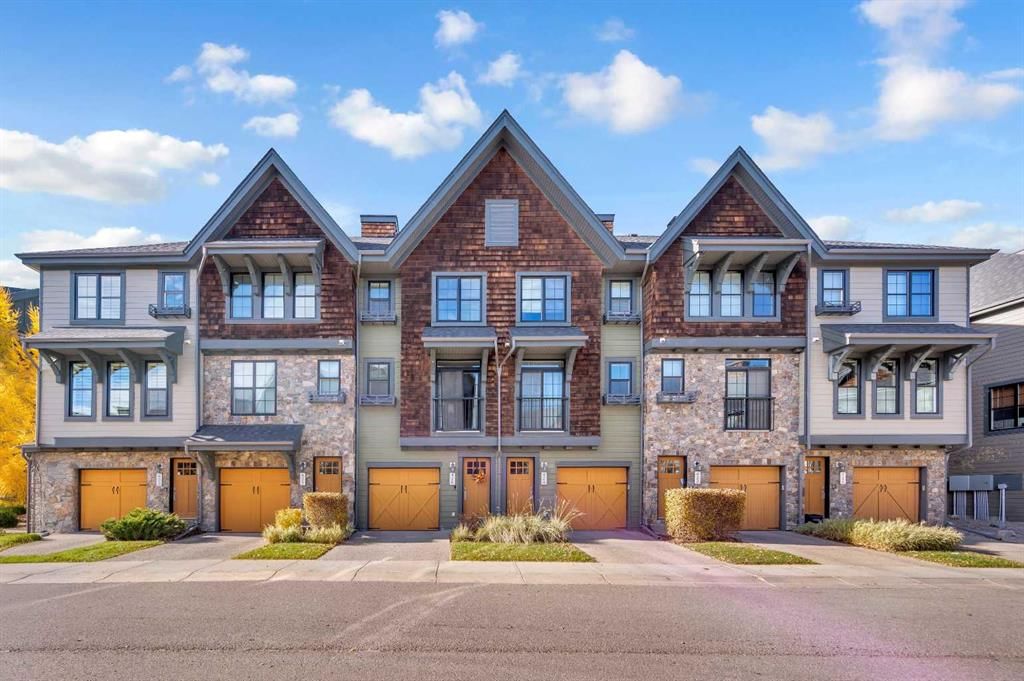 426 Ascot Circle SW, Calgary — main listing photo