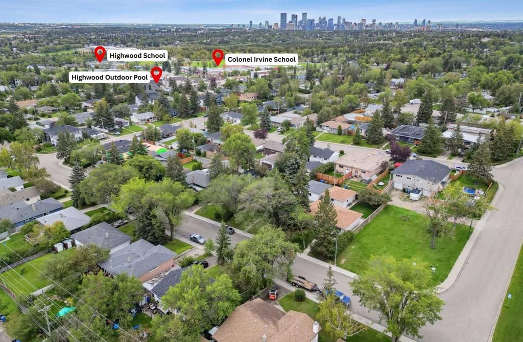 439 Hendon Drive NW, Calgary — photo 3 of 44