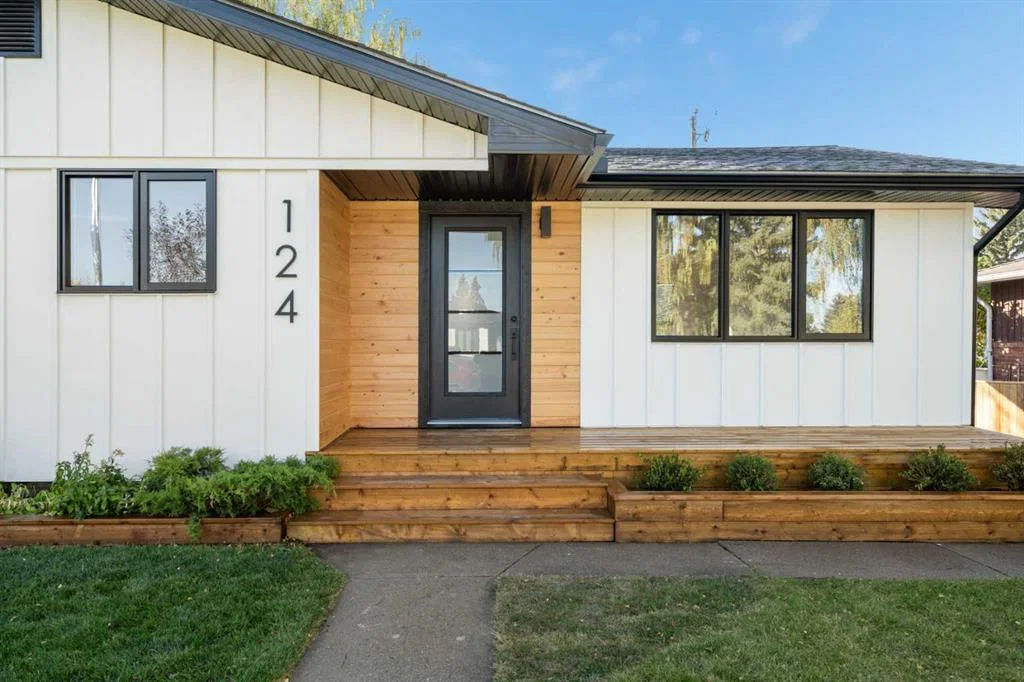 124 Gainsborough Drive SW, Calgary — photo 4 of 50