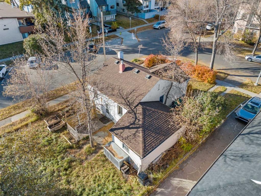 1402 Centre A Street NE, Calgary — photo 5 of 15