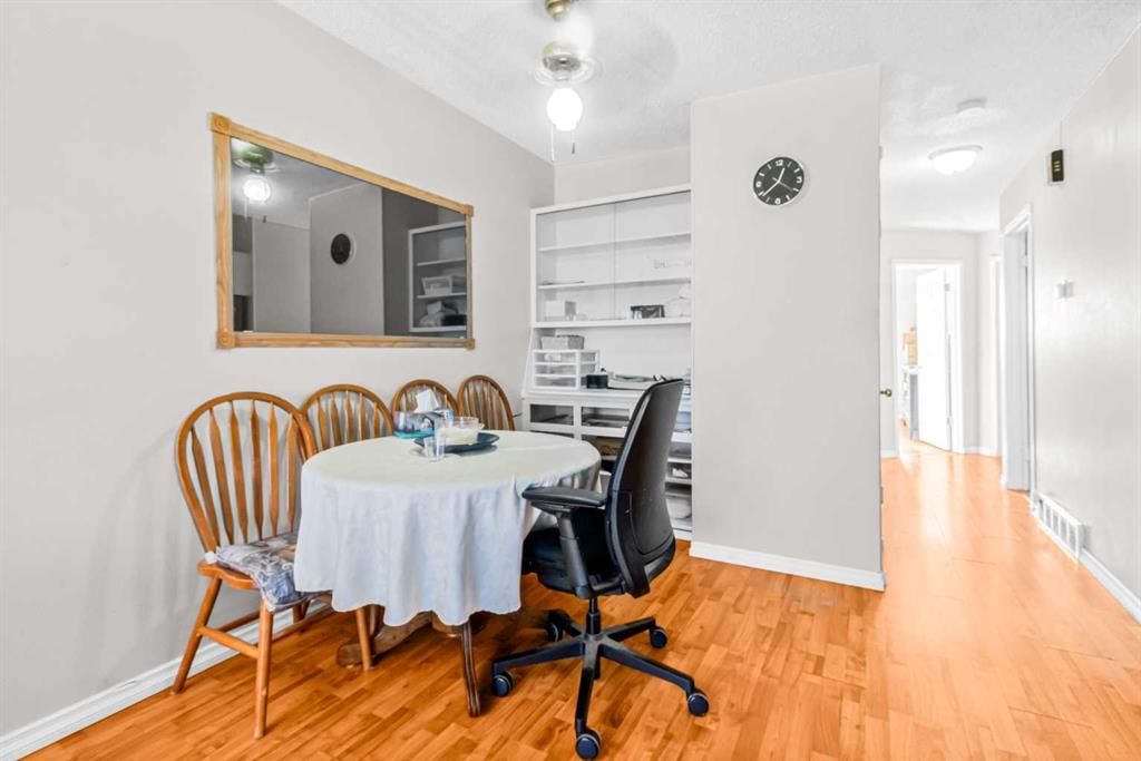 6133 Penbrooke Drive SE, Calgary — photo 5 of 31
