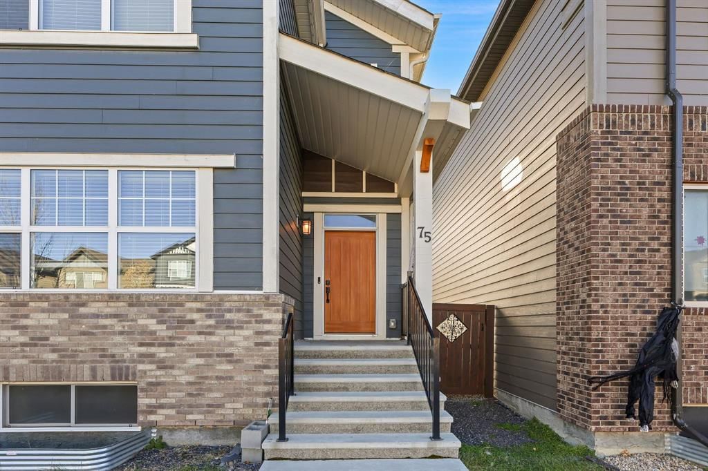 75 Masters Crescent SE, Calgary — photo 2 of 28