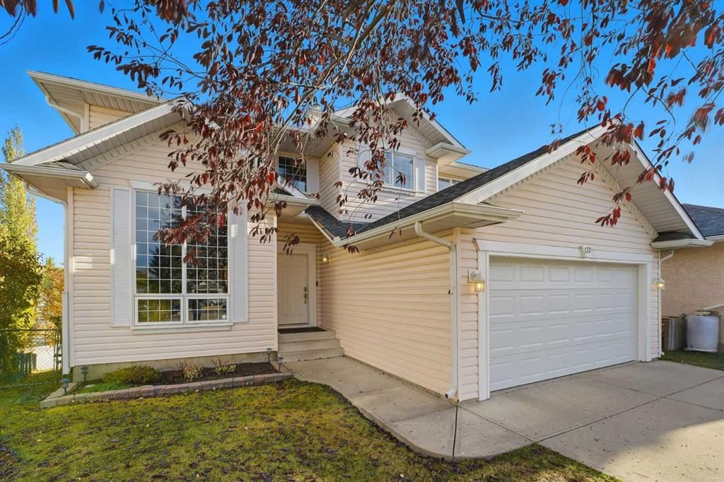 137 Sceptre Court NW, Calgary — photo 2 of 47