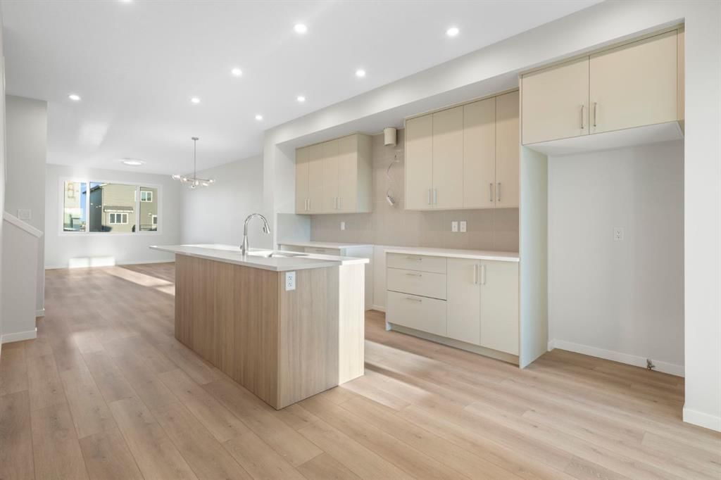 41 Annette Landing NW, Calgary — photo 2 of 45