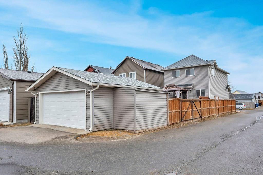 17 Taravista Way NE, Calgary — photo 4 of 41