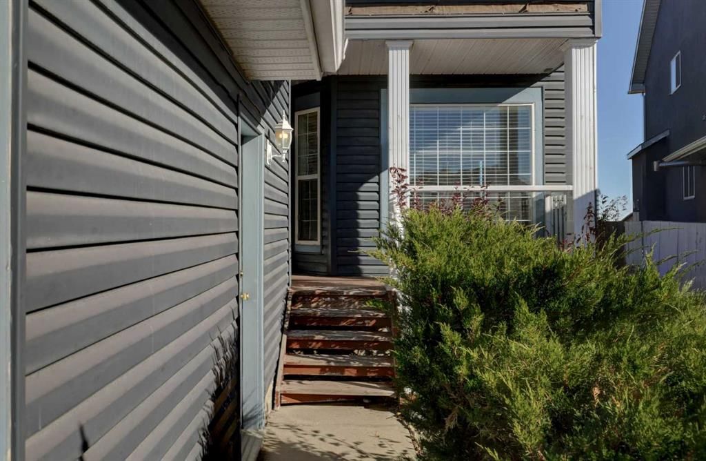 20 Coral Reef Bay NE, Calgary — photo 3 of 44