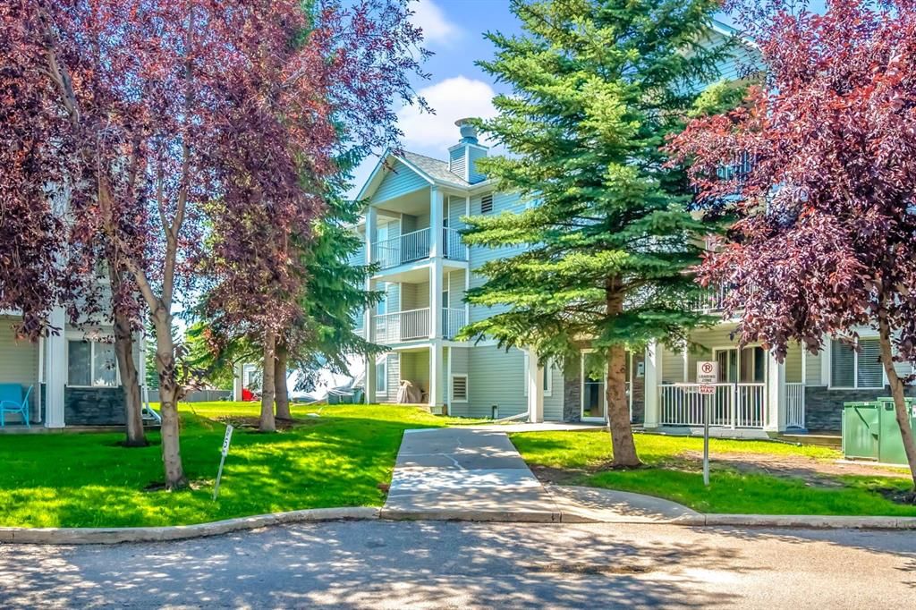 204, 4204 valleyview Park SE, Calgary — photo 5 of 34