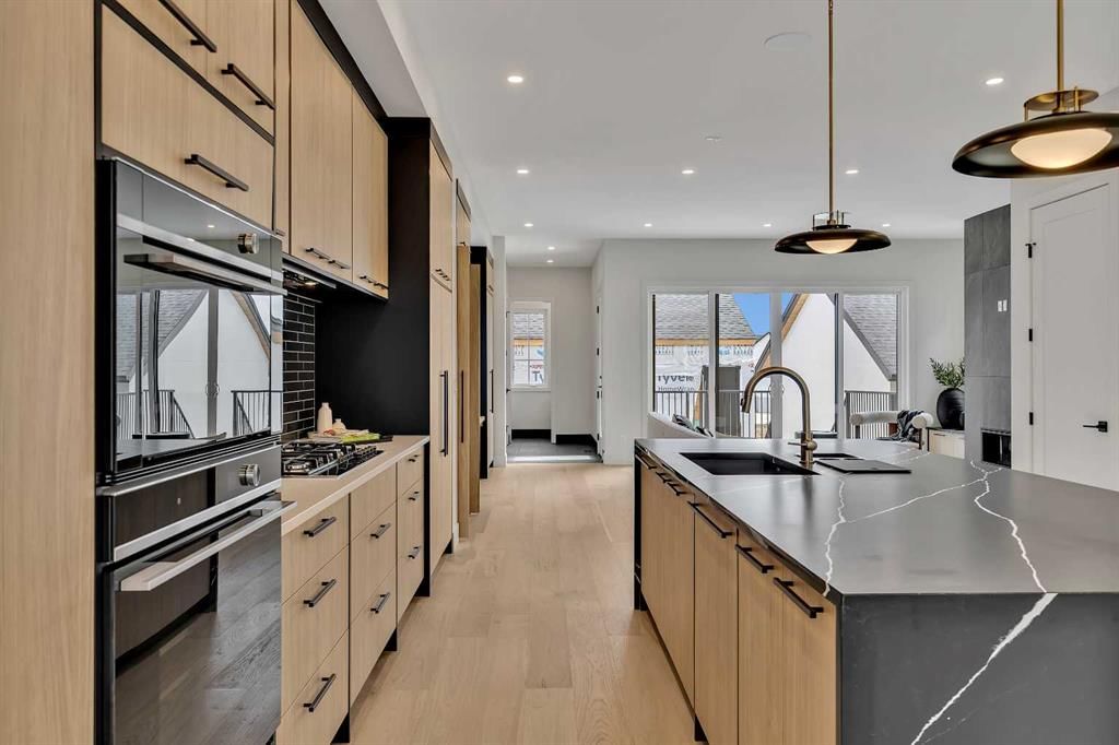330 Normandy Drive SW, Calgary — photo 4 of 49