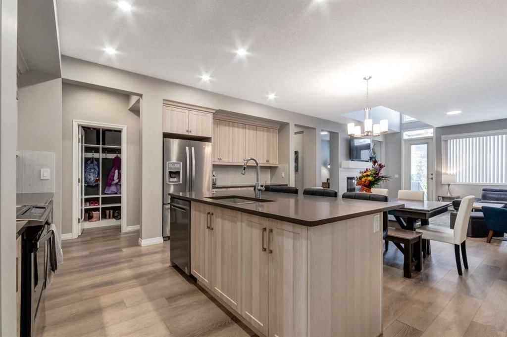 759 Seton Circle SE, Calgary — photo 4 of 38