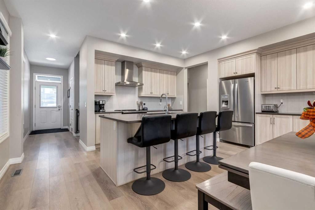 759 Seton Circle SE, Calgary — photo 5 of 38