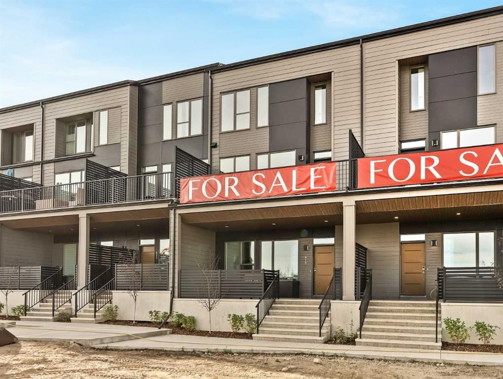417 Sovereign Common SW, Calgary — main listing photo