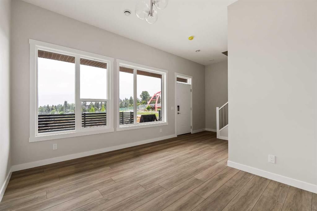417 Sovereign Common SW, Calgary — photo 3 of 29