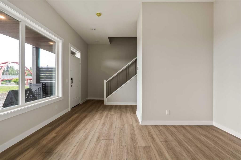 417 Sovereign Common SW, Calgary — photo 4 of 29