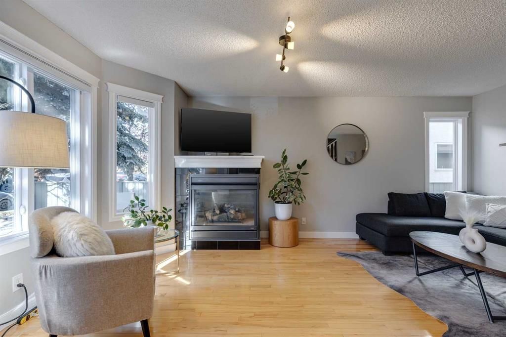 1, 1926 25 Street SW, Calgary — photo 4 of 33