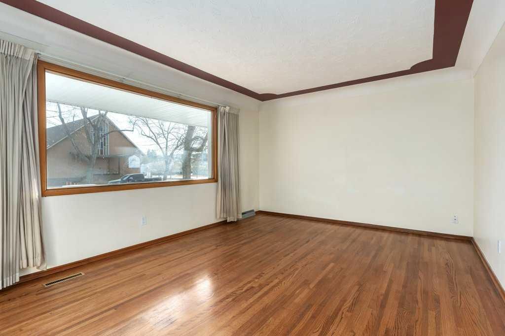 411 10 Street NE, Calgary — photo 3 of 50