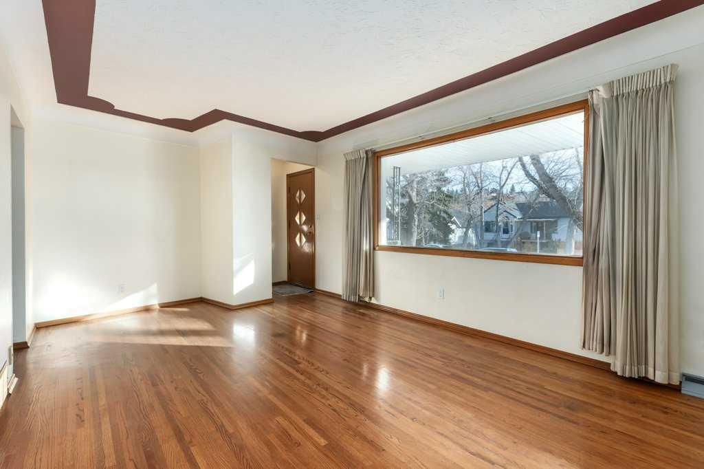 411 10 Street NE, Calgary — photo 4 of 50