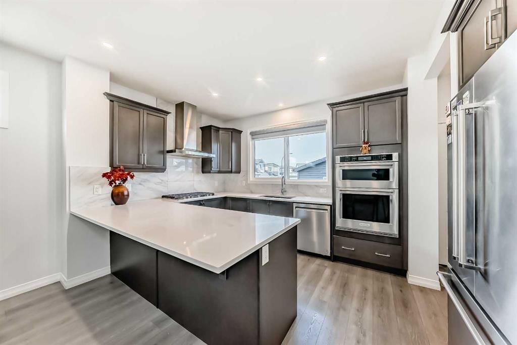 120 Belmont Boulevard SW, Calgary — photo 4 of 50