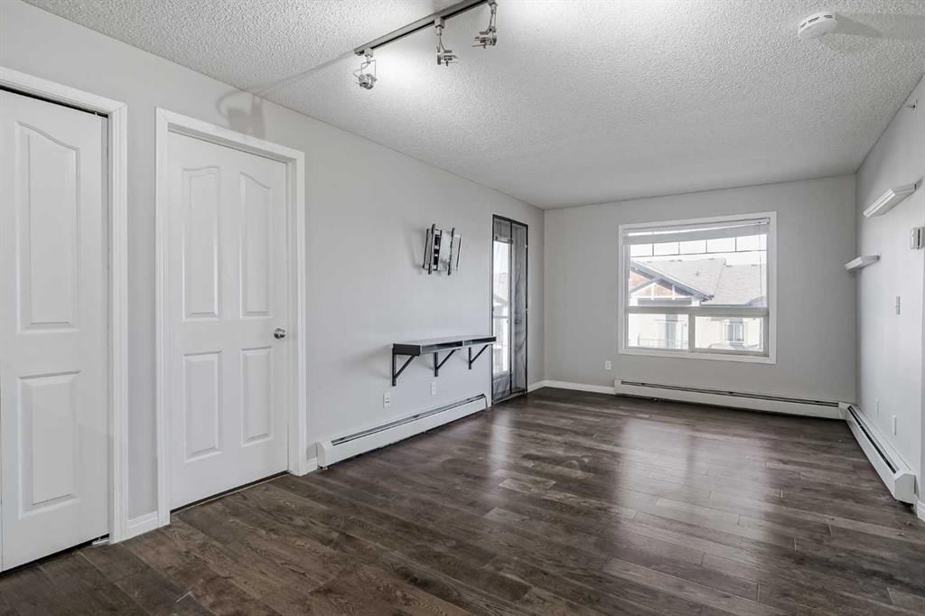4420, 60 Panatella Street NW, Calgary — photo 3 of 28