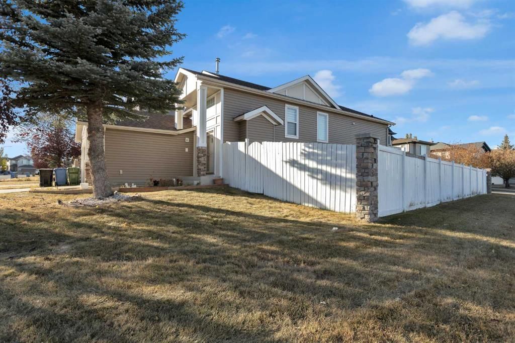 255 Panamount Lane NW, Calgary — photo 3 of 35
