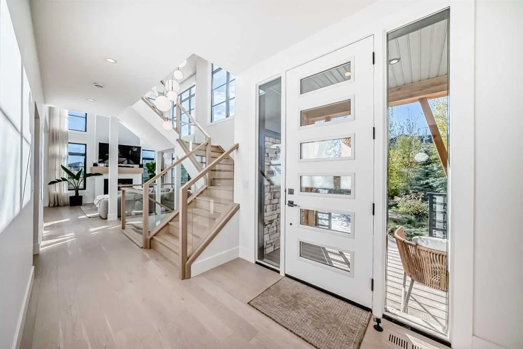 26 Treeline Common SW, Calgary — photo 3 of 50
