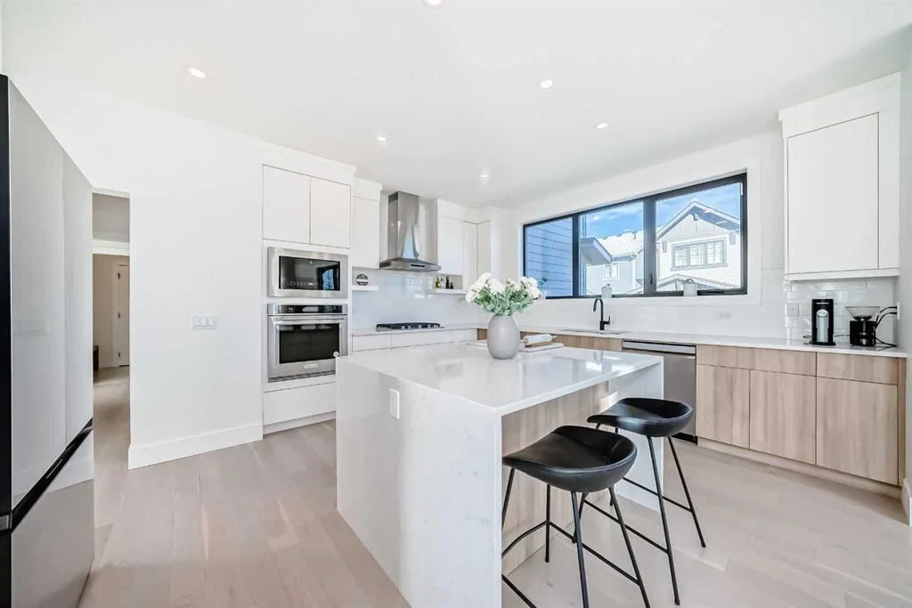 26 Treeline Common SW, Calgary — photo 5 of 50