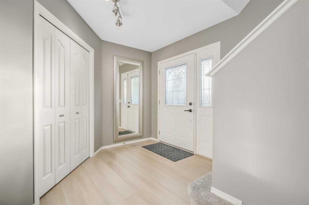 127 Kincora Drive NW, Calgary — photo 3 of 38