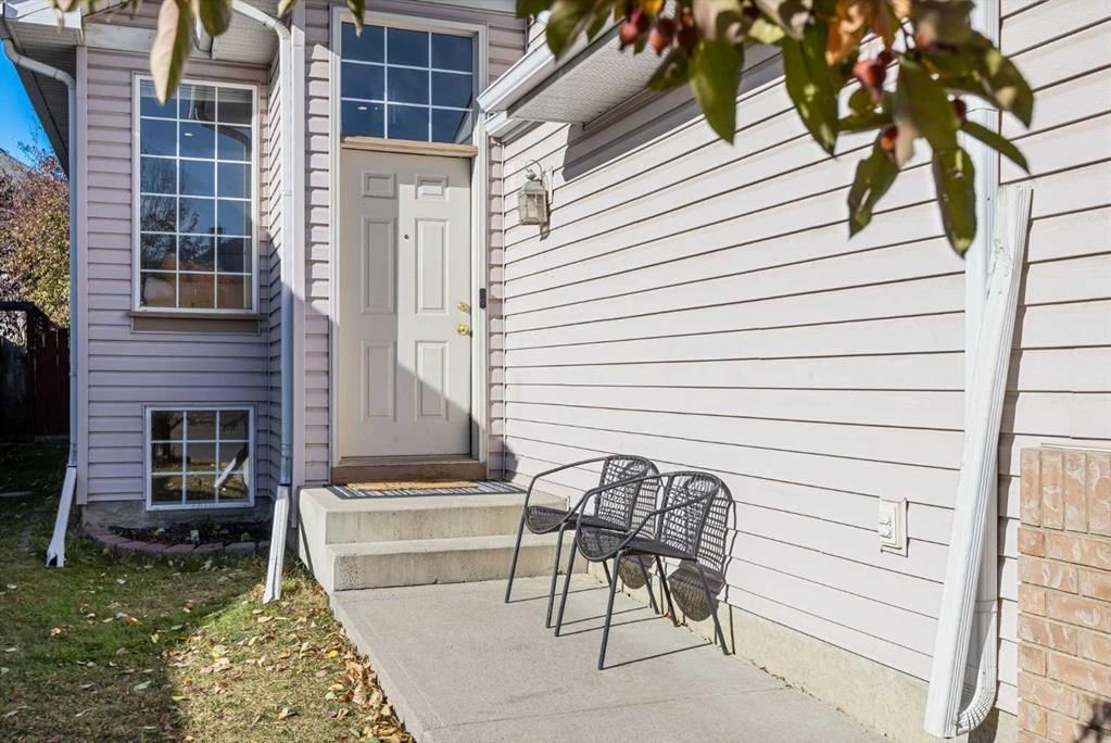 319 Douglas Glen Boulevard SE, Calgary — photo 3 of 41