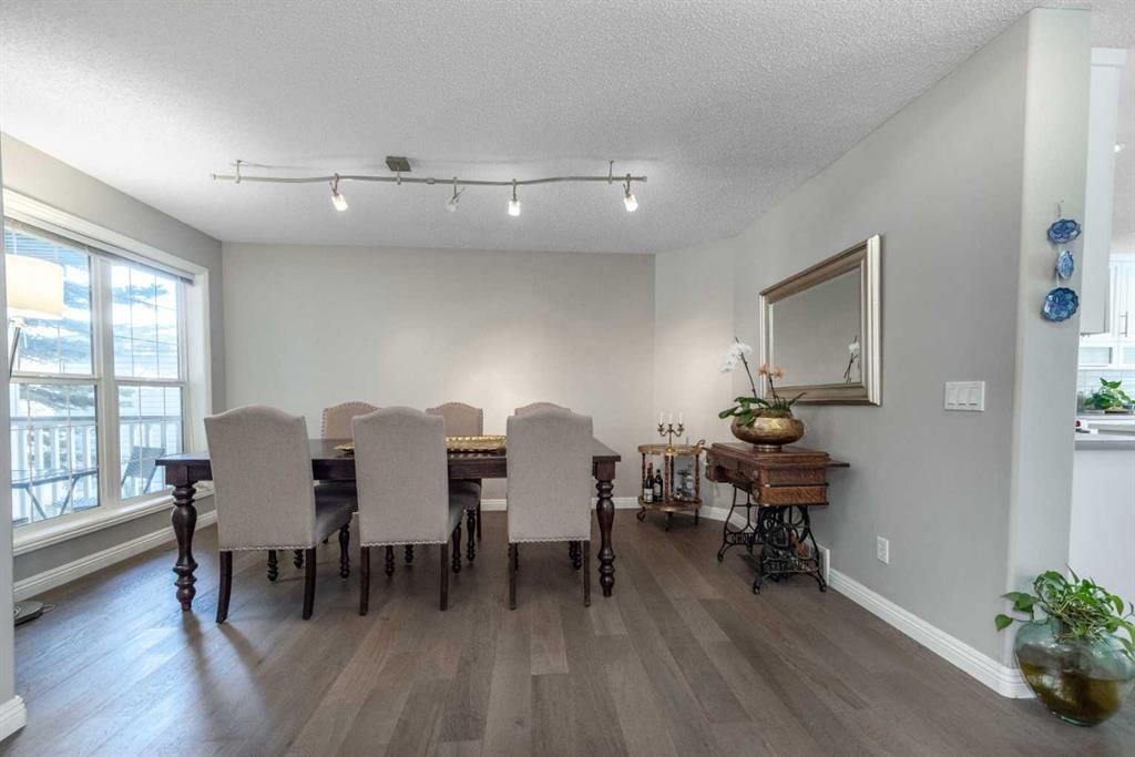 190 Everstone Drive SW, Calgary — photo 5 of 46
