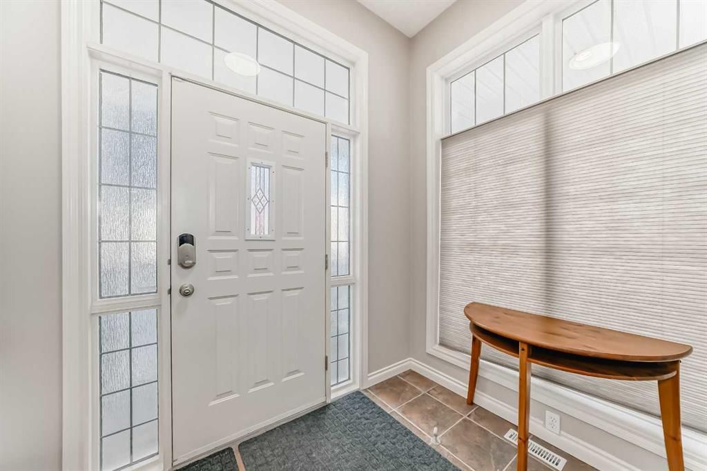 75 Cougar Ridge Heights SW, Calgary — photo 2 of 46