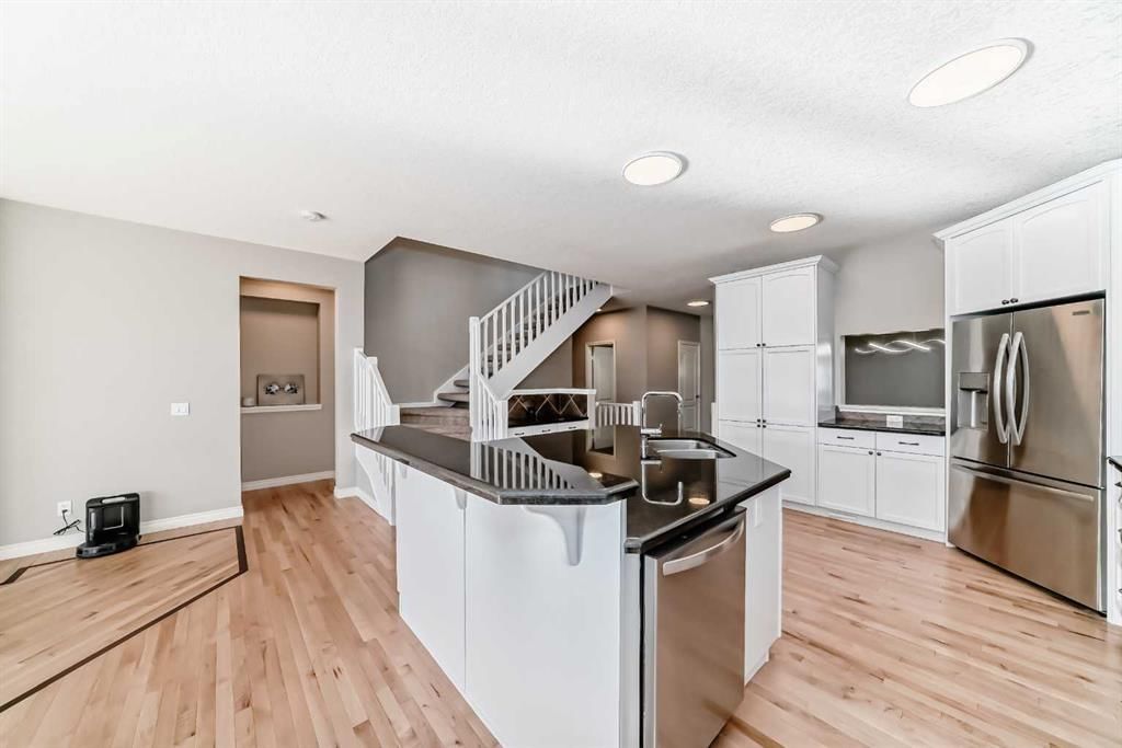 75 Cougar Ridge Heights SW, Calgary — photo 5 of 46