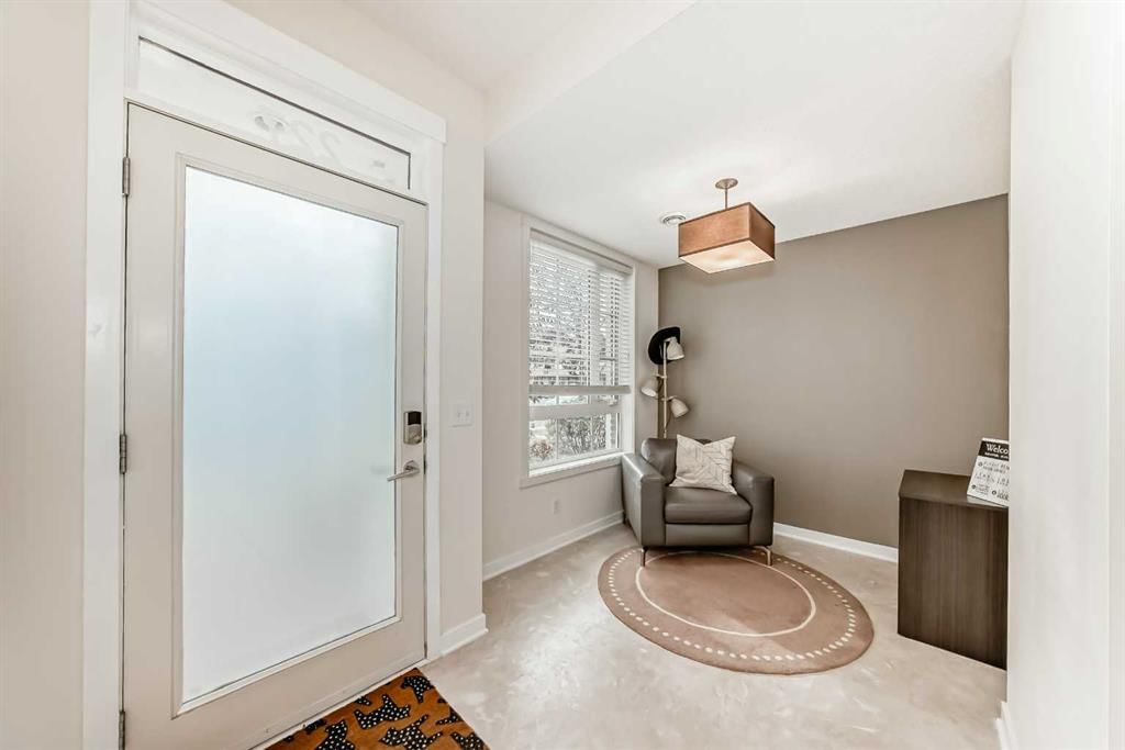 227 Copperpond Common SE, Calgary — photo 3 of 36