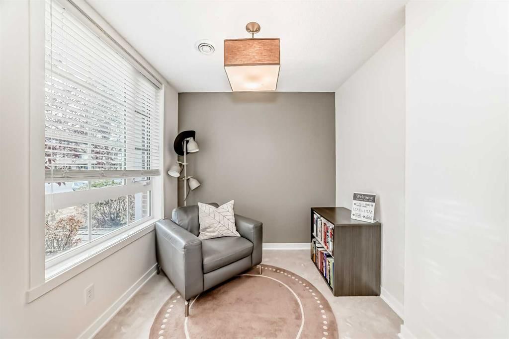 227 Copperpond Common SE, Calgary — photo 4 of 36