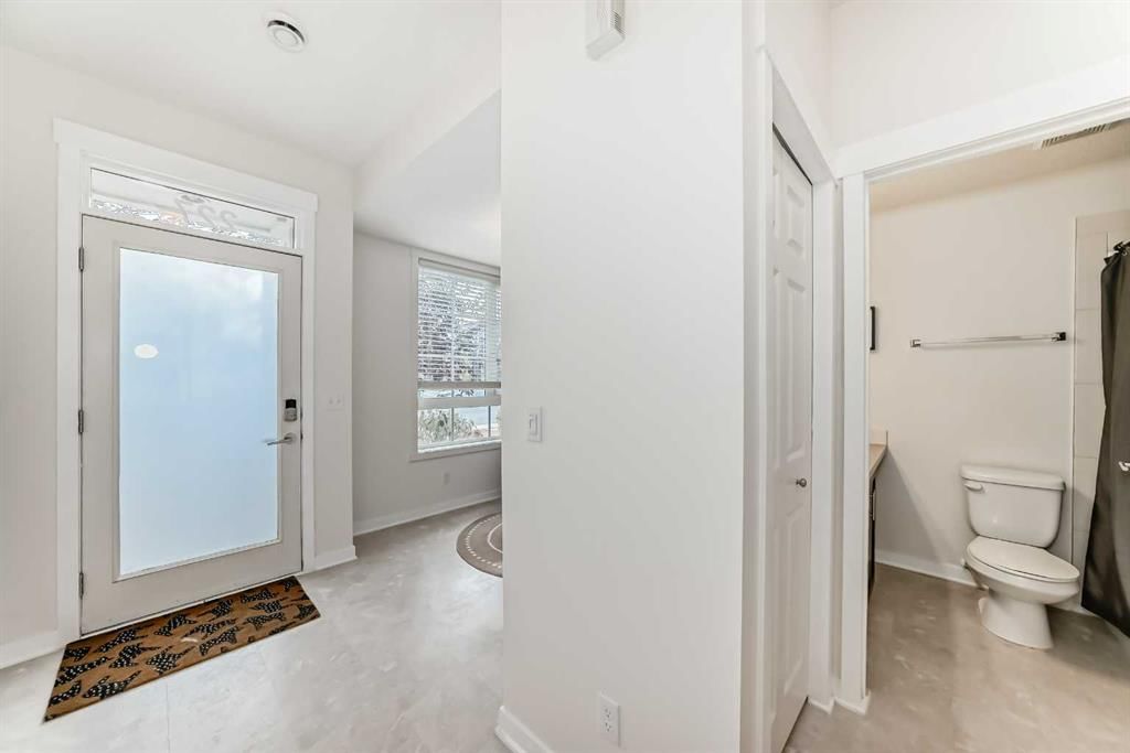 227 Copperpond Common SE, Calgary — photo 5 of 36