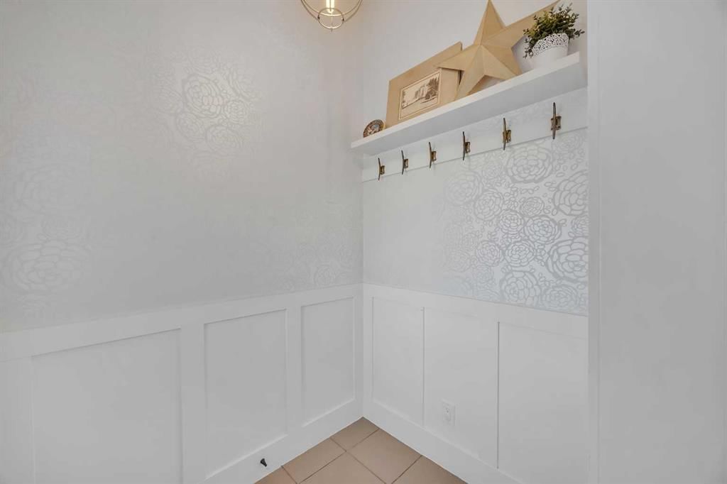 91 Shawglen Way SW, Calgary — photo 5 of 50