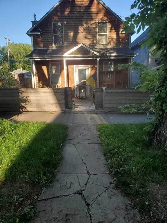 512 8 Street NE, Calgary — photo 2 of 21