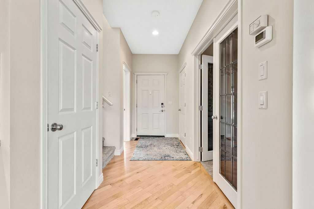 15128 Prestwick Boulevard SE, Calgary — photo 5 of 34